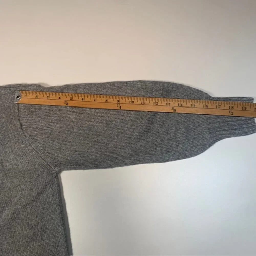 Denver Hayes Extreme 2.0 Grey Crewneck Sweater NWT Small - Picture 7 of 9